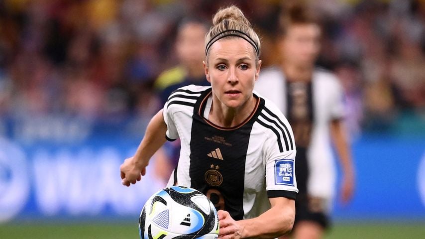 Svenja Huth, Nationalspielerin
