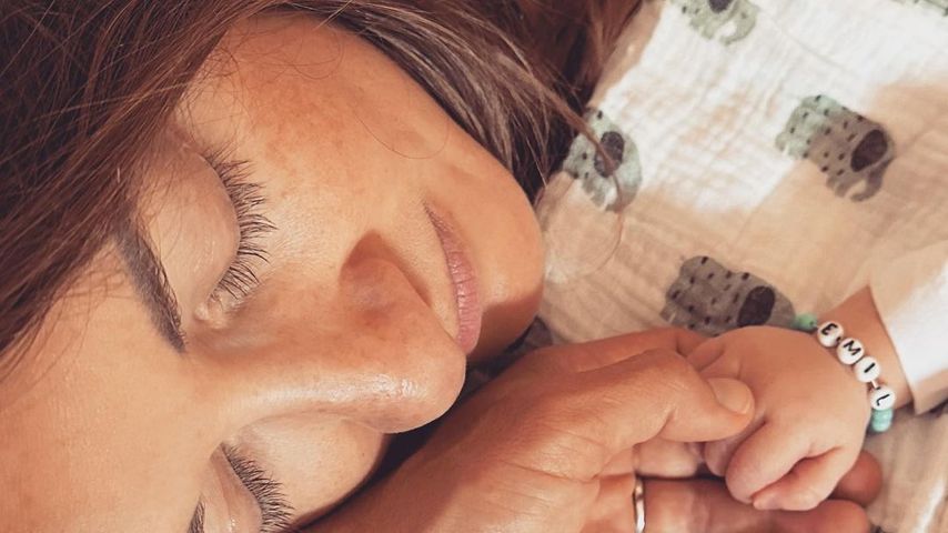 Svenja Huths Frau Laura mit ihrem Sohn Emil