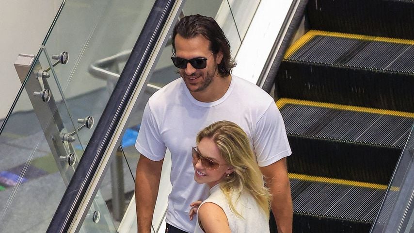 Sydney Sweeney und Jonathan Davino am Flughafen