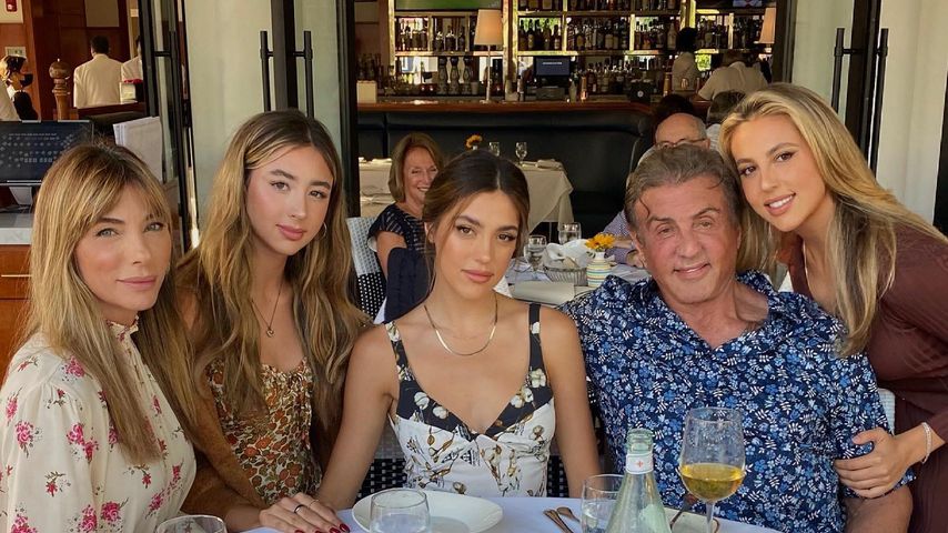 Sylvester Stallone mit seiner Frau Jennifer und ihren drei gemeinsamen Töchtern im Mai 2021