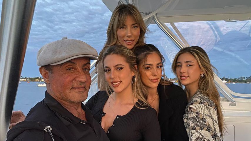 Sylvester Stallone mit seiner Frau und seinen Töchtern