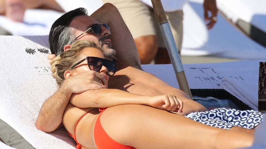 Sylvie Meis und Niclas Castello am Strand von Miami, 2019