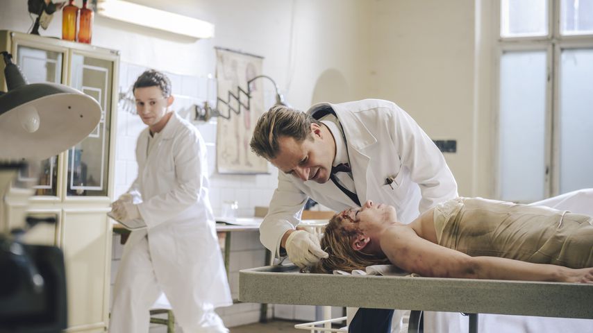 Szene aus der dritten Staffel von "Charité"