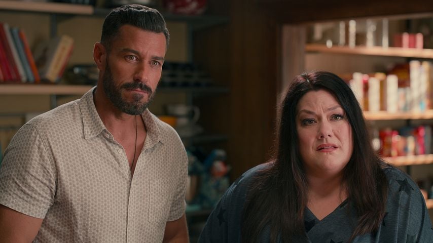 Ronnie (Brandon Quinn) und Dana Sue (Brooke Elliott) in der dritten Staffel von "Süße Magnolien"
