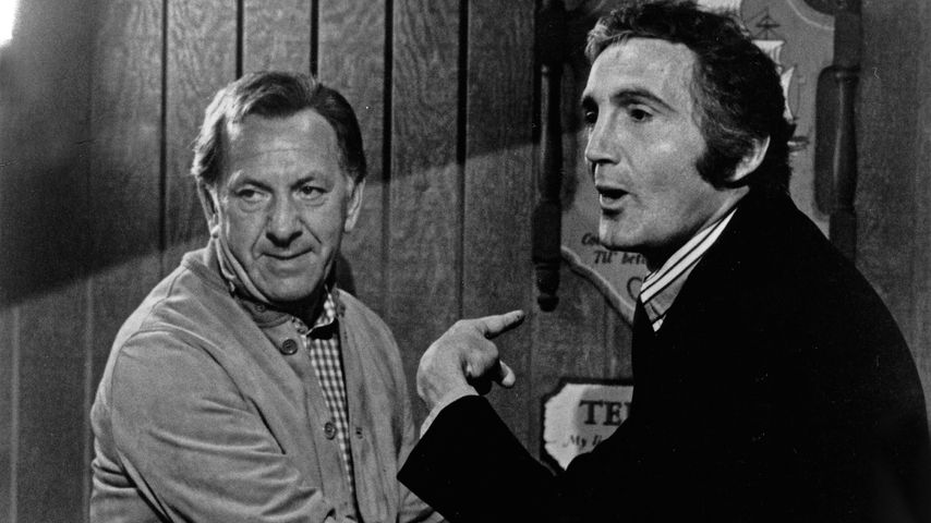 Jack Klugman und Val Bisoglio in der Serie "Quincy, M.E.", 1976
