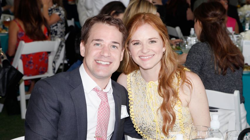 Die Schauspieler T.R. Knight und Sarah Drew