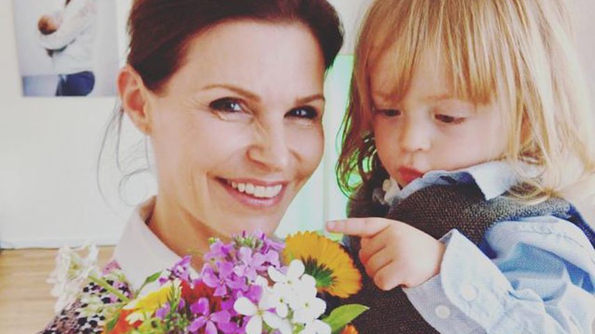 Mama mit 47: Wird "Unter uns"-Tabea-Heynig schief angeguckt?