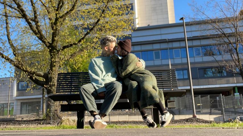 Taddl und seine Partnerin im April 2022