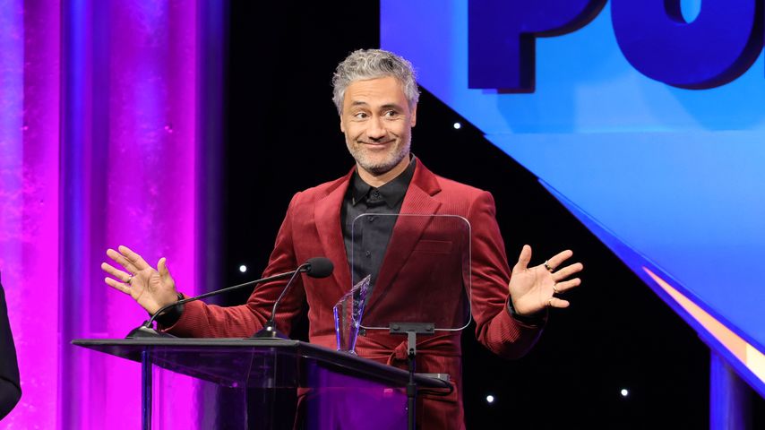 Wegen Hochzeitsfrage: Taika Waititi bricht Interview ab!