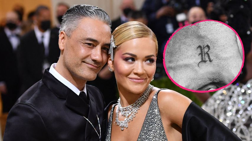 Lässt sich Taika Waititi hier für Rita Ora tätowieren?