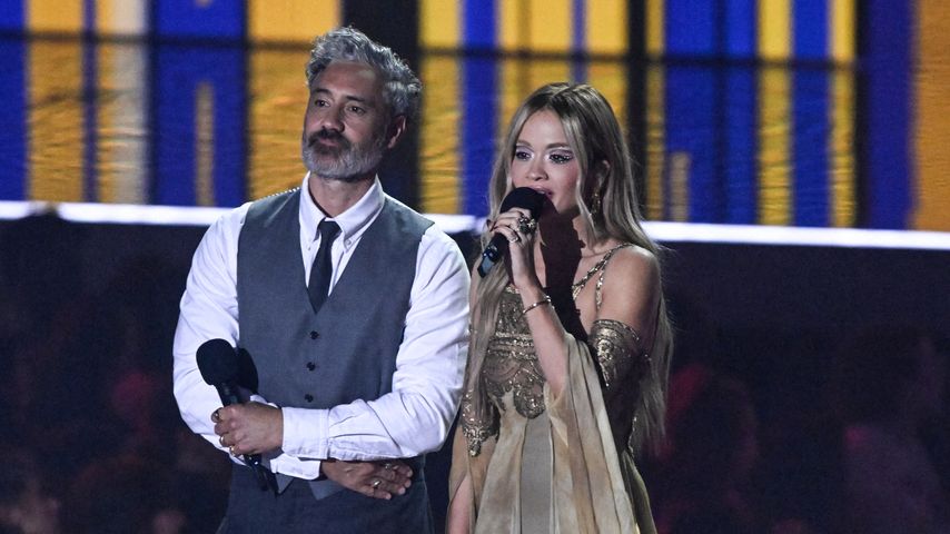 Taika Waititi und Rita Ora bei den MTV Europe Music Awards 2022
