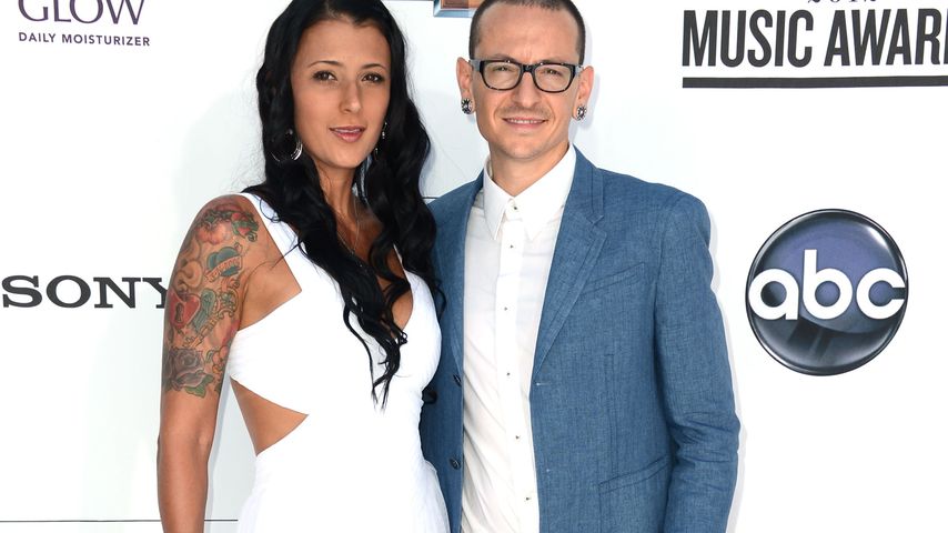 1. Worte nach Suizid: So leidet Chester Benningtons Witwe!