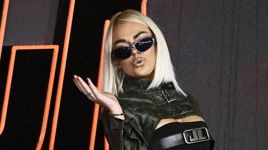 Tallia Storm auf dem roten Teppich