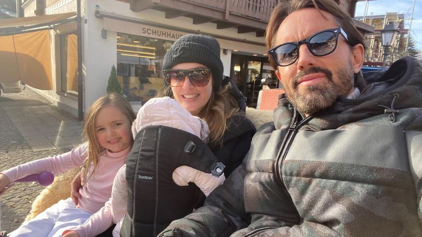 Tamara Ecclestone mit ihrem Mann Jay Rutland und ihren beiden Töchtern