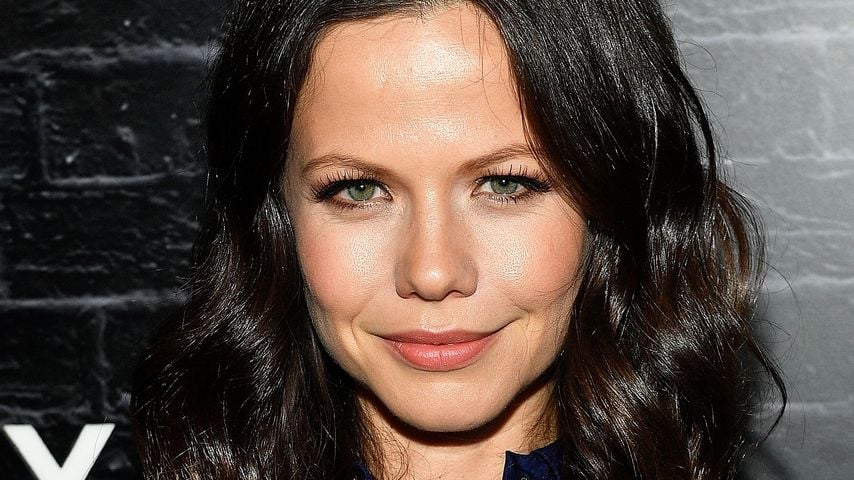 Tammin Sursok witzelt: Sie fliegt 20 Stunden nur für Kaffee