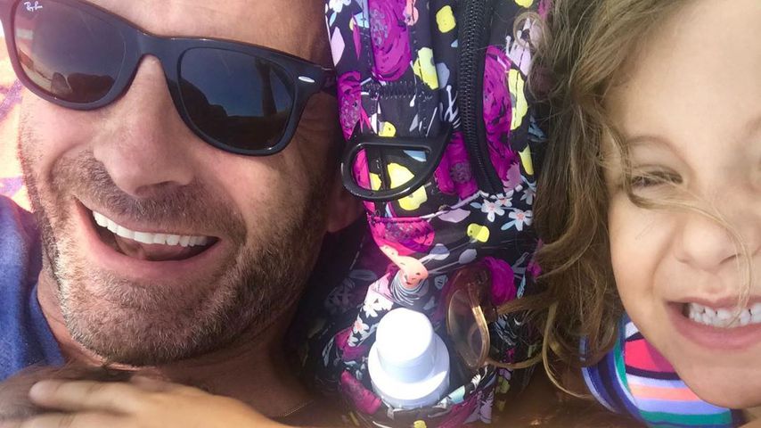 Tammin Sursok und Sean McEwen mit ihren Töchtern
