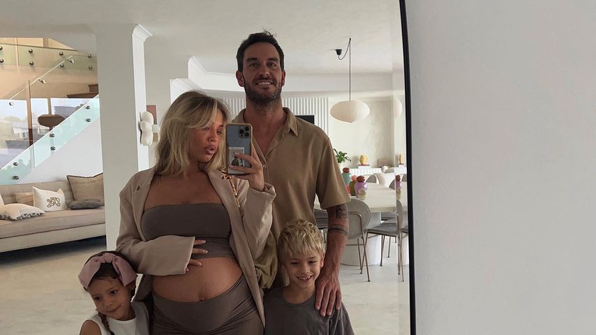 Tammy Hembrow mit ihren beiden Kindern und Matt Poole