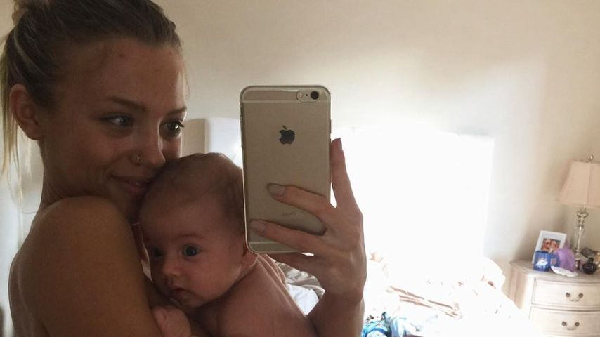 Ex wieder Papa geworden: Tammy Hembrow teilt Nacktfoto!