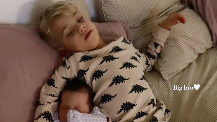Tammy Hembrows Sohn Wolf und seine Schwester Posy im Juni 2022