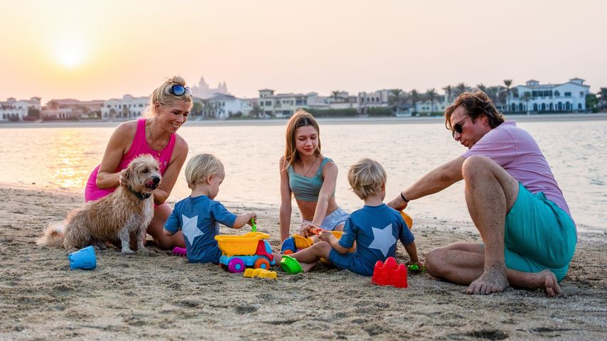 Tanja Szewczenko und Norman Jeschke mit ihren Kindern