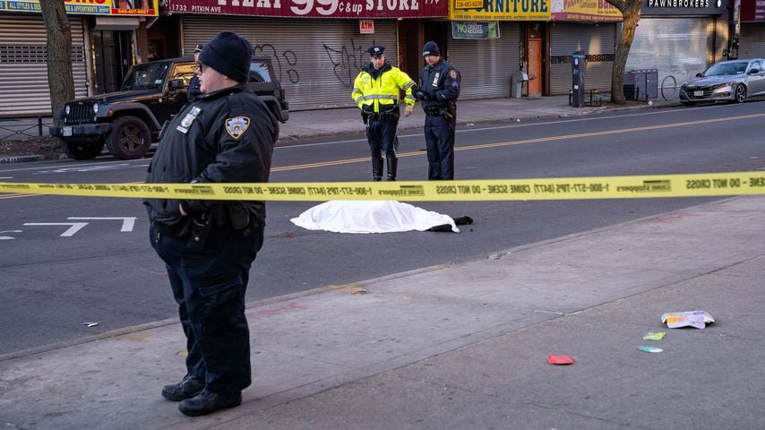 Polizeiabsperrung am Tatort, an dem Kianna Underwood in Brooklyn nach einem Hit-and-Run tot aufgefunden wurde