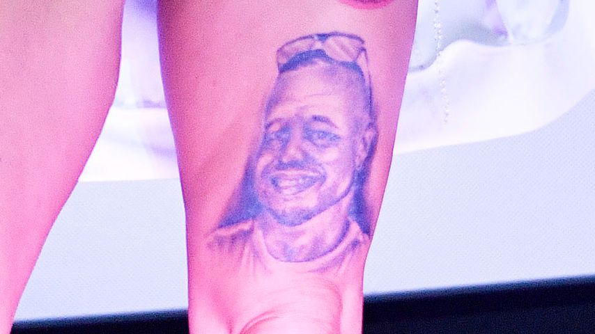 Tattoo von Eric Sindermann auf Desiree Hansens Bein