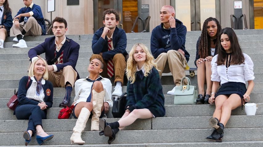 Der Cast der "Gossip Girl"-Neuauflage am Set der Serie im November 2020