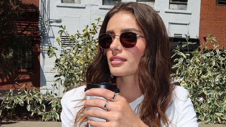 Taylor Hill, Model