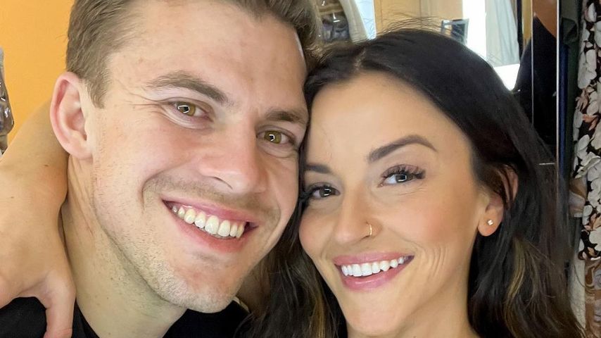 Taylor Mock und Tia Booth im Februar 2022