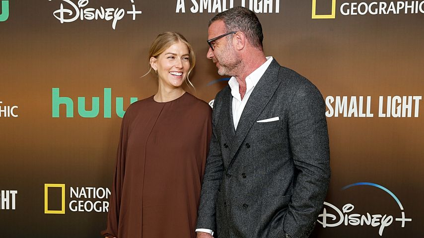 Taylor Neisen und Liev Schreiber