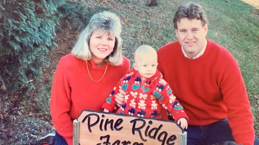 Taylor Swift teilt süßes Throwback-Foto mit ihren Eltern