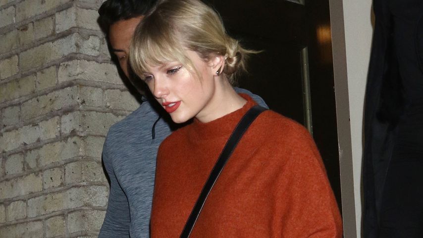 TayTay, Kylie & Co: Diese Stars setzen auf Sweater-Kleider!