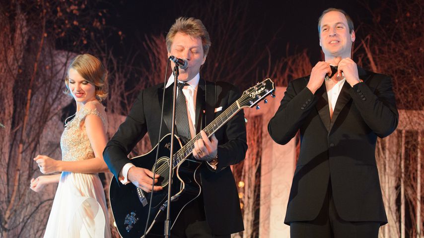 Taylor Swift, Jon Bon Jovi und Prinz William auf der Bühne, November 2013