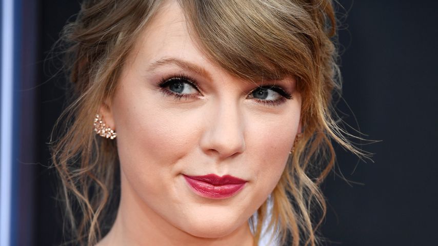 In neuem Musikvideo: Taylor Swift trägt nun feuerrote Mähne!