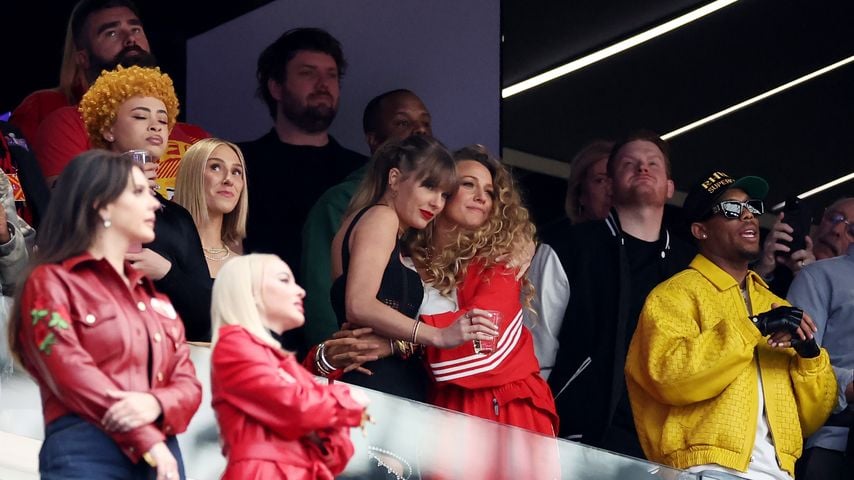 Taylor Swift und Blake Lively im Februar 2024 in L.A.