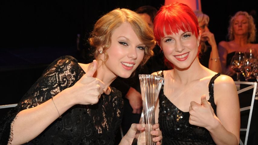 Taylor Swift und Hayley Williams im Jahr 2010