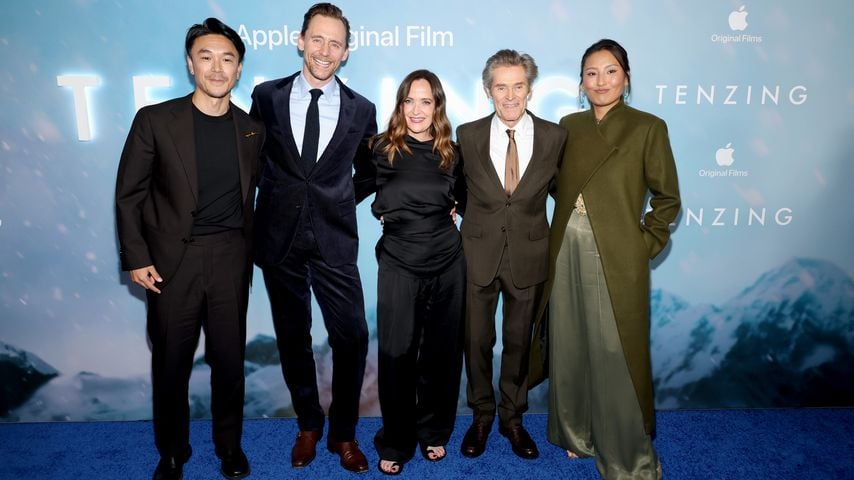 Tenzin Jigmey, Tom Hiddleston, Jennifer Peedom, Willem Dafoe und Thinley Lhamo bei der New Yorker Premiere von "Tenzing"
