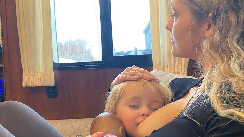Intimes Bild: Teresa Palmer stillt ihre Tochter (21 Monate)