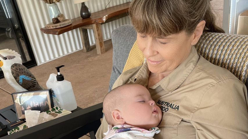 Terri Irwin mit ihrer Enkeltochter Grace