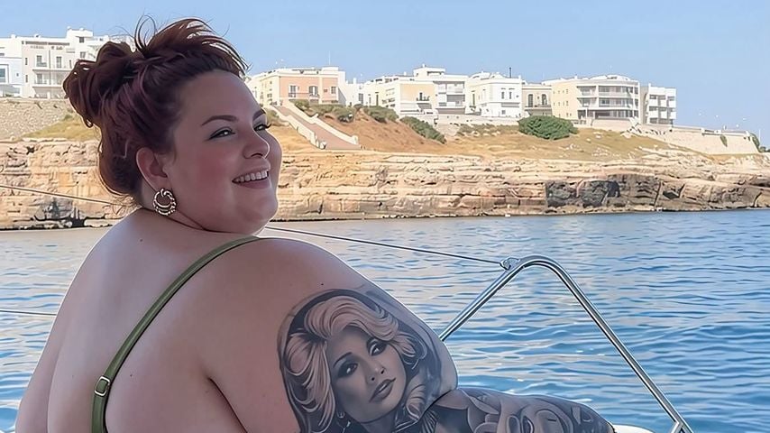 Tess Holliday rechnet nach Badeanzugfoto mit Hatern ab