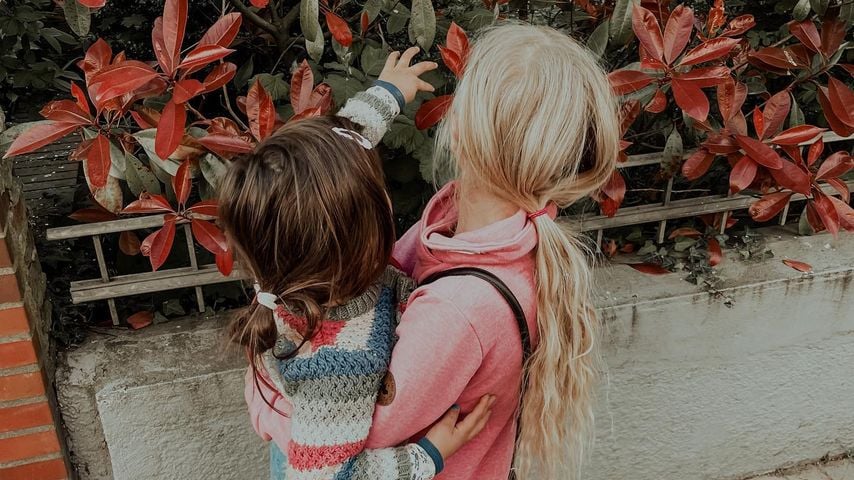 Tessa Bergmeiers Töchter Camila und Lucy, 2022
