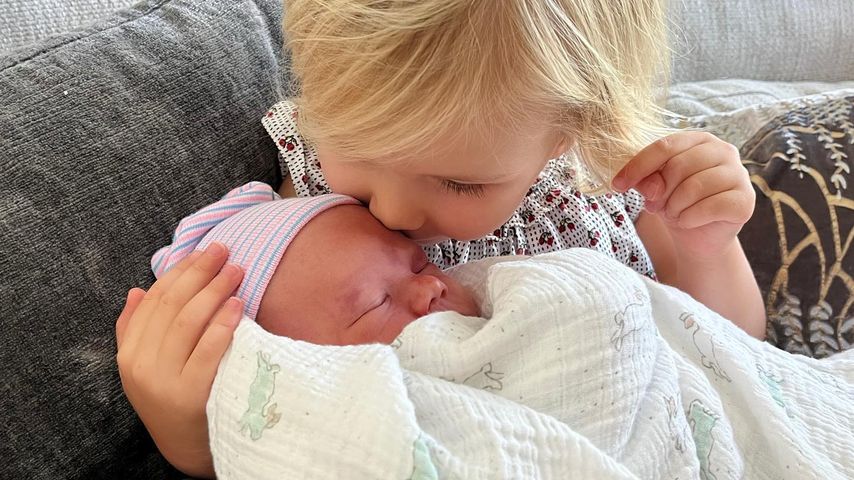 Tessa und Barron Hiltons Tochter mit ihrem kleinen Bruder