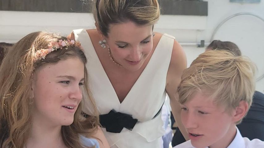 Tessy Antony (Mitte) mit Stieftochter Julia und Sohn Noah