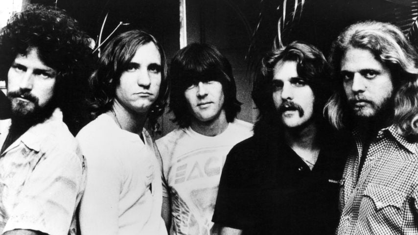 The Eagles posieren