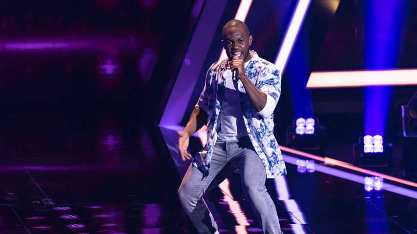 Vierer-Buzzer: "The Voice"-Kandidat singt Song auf Swahili