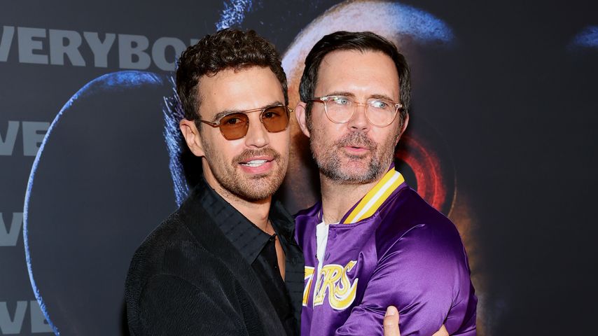 Schauspieler Theo James und Regisseur Osgood Perkins