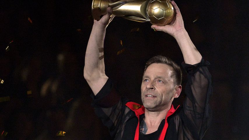 Er kickt alle raus! Warum ist Thomas Häßler noch im Camp?