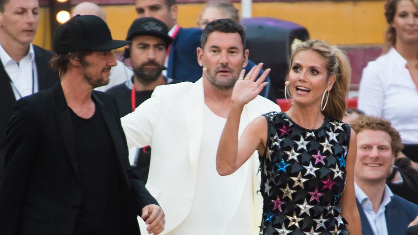 Slip-Show: So albern Heidi & die GNTM-Jungs im Privatjet rum
