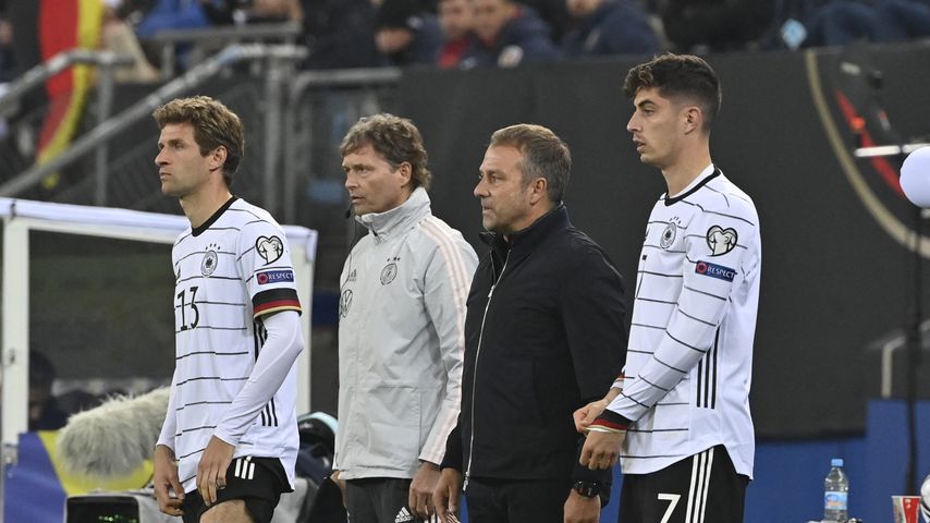 Thomas Müller, Assistenztrainer Marcus Sorg, Bundestrainer Hansi Flick und Kai Havertz