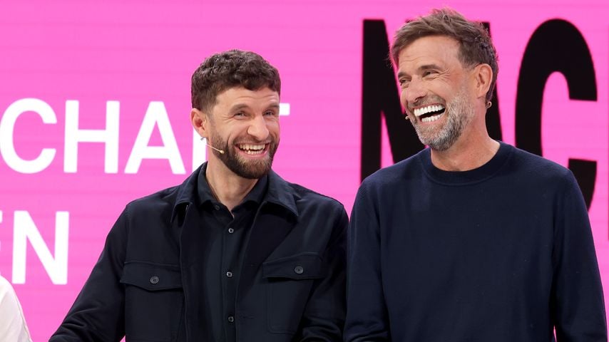 Thomas Müller und Jürgen Klopp bei der Team-Präsentation von MagentaTV zur Fußball-WM 2026